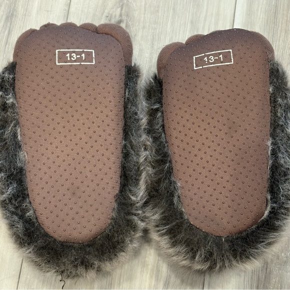 Furry Monster / Bear / Caveman Slippers Youth SZ 13-1 | EUC - Picture 2 of 3
